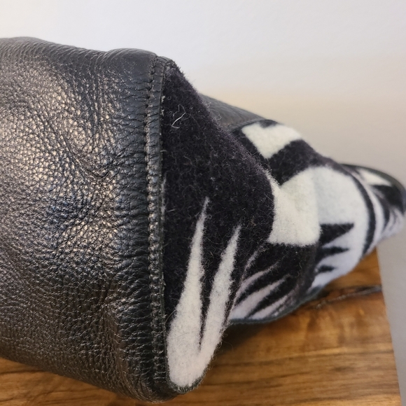 Future Glory Walking Rock Leather & Pendleton Wool Tote Bag - Picture 7 of 9